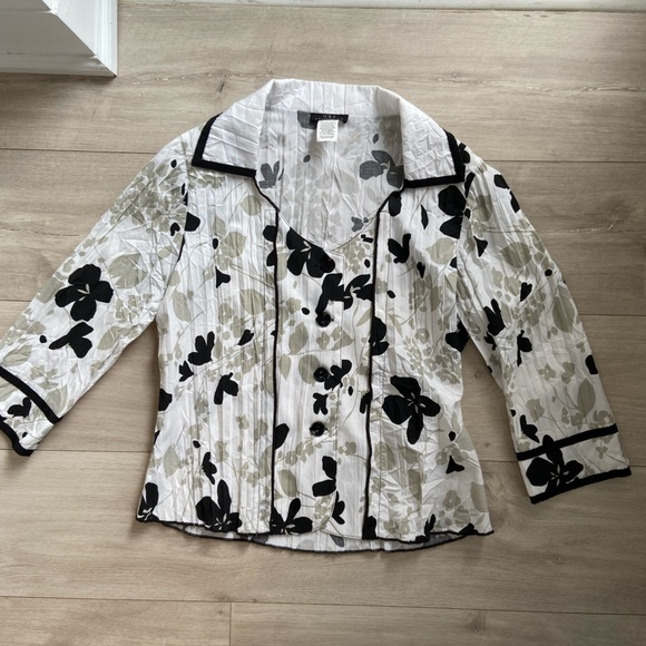 VEX Collection - Top (38); Skirt (36) - Two piece, black white and grey outfit - Picture 2 of 16